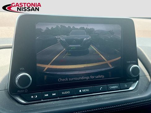 Used 2023 Nissan Rogue SV FWD image 18
