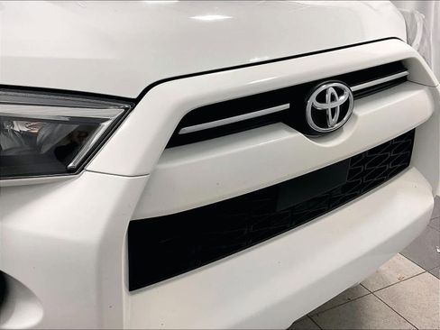 Used 2024 Toyota 4Runner SR5 Premium image 31