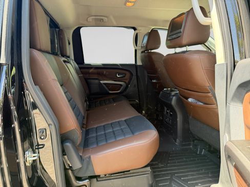 Used 2018 Nissan Titan Platinum Reserve w/ Platinum Utility Package AWD/4WD image 18