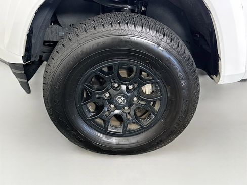 Used 2022 Toyota Tacoma SR5 image 11