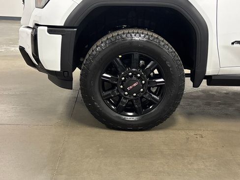 New 2026 GMC Sierra 2500 AT4 w/ AT4 Premium Plus Package image 8