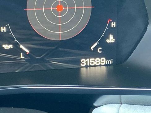 Used 2024 GMC Canyon AT4X image 8