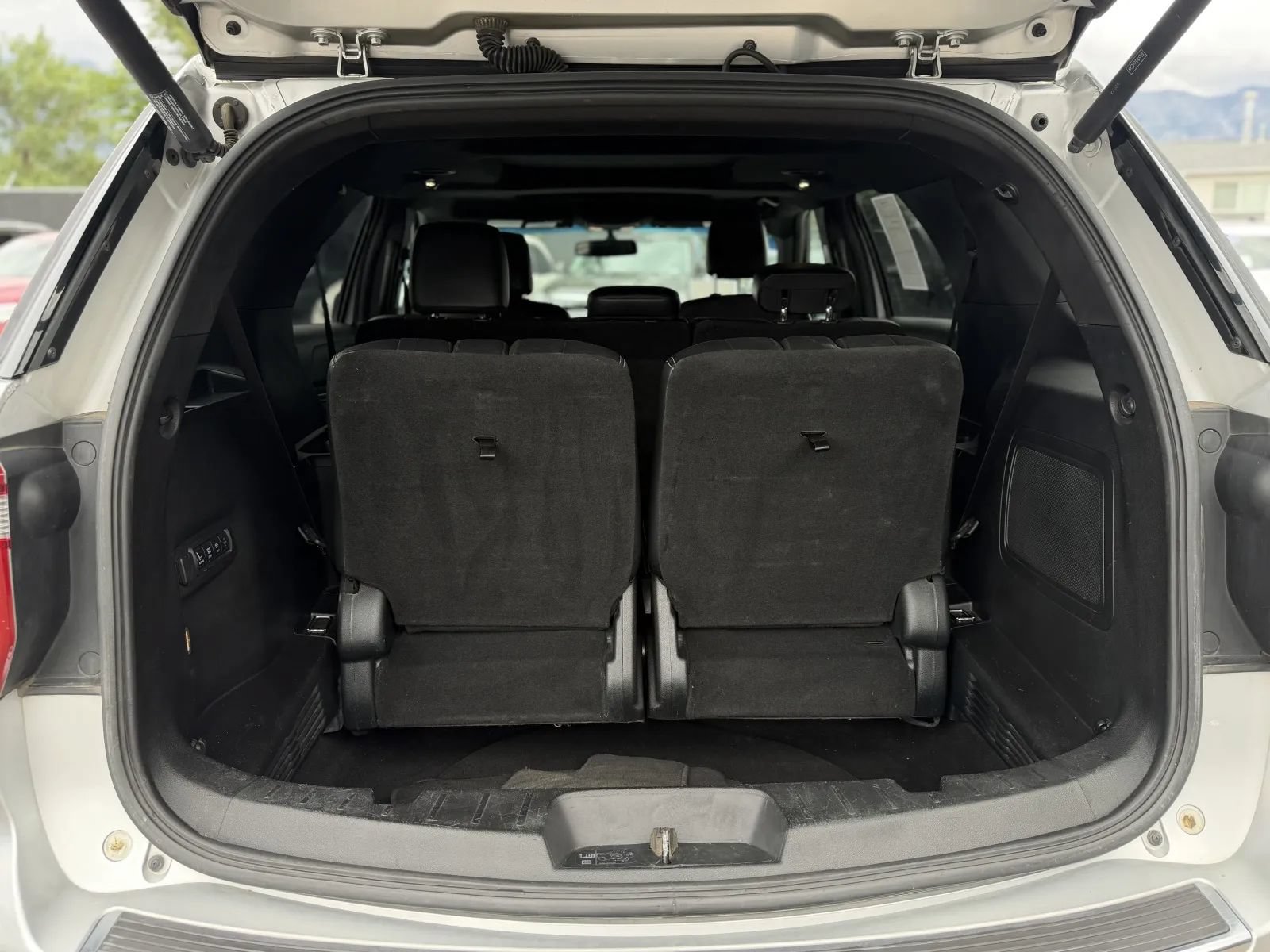 Used 2019 Ford Explorer Limited w/ Class III Trailer Tow Package FWD image 18