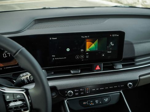 New 2026 Kia Carnival EX FWD image 25