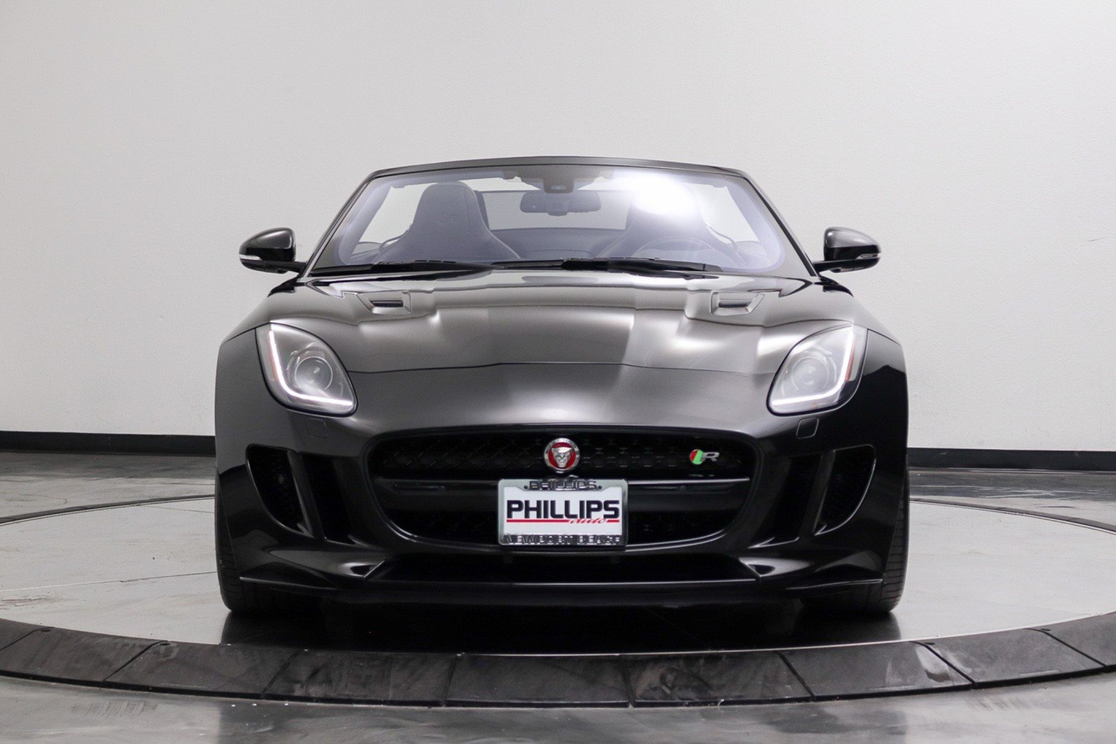 Used 2017 Jaguar F-TYPE R AWD/4WD image 16