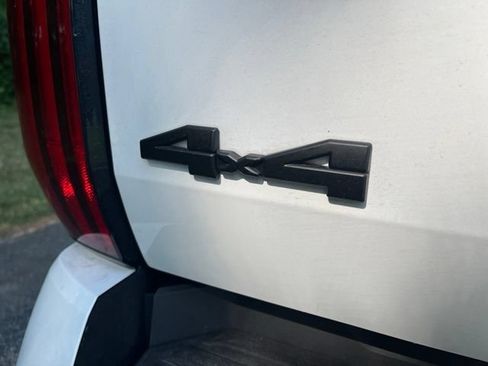 Used 2024 Toyota Tundra SR5 w/ SR5 Convenience Package AWD/4WD image 6