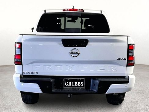 Certified 2025 Nissan Frontier SV w/ SV Convenience Package image 6