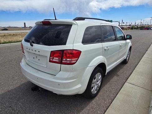 Used 2020 Dodge Journey SE FWD image 5