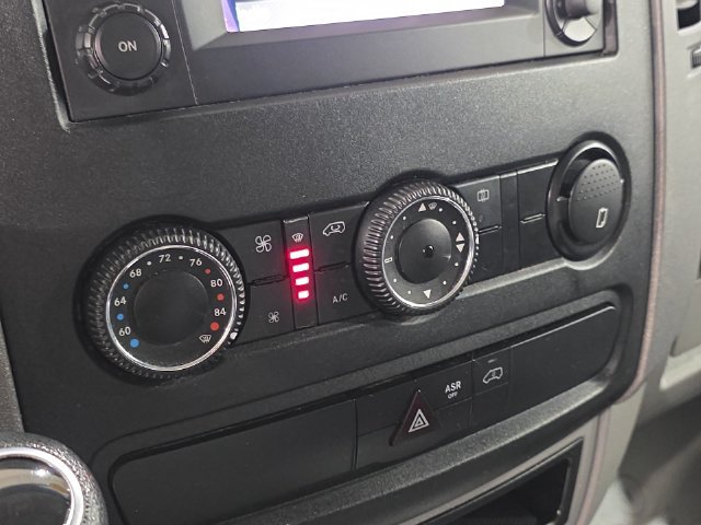 Used 2016 Freightliner Sprinter 3500 RWD image 17