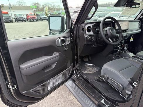 New 2026 Jeep Gladiator Sport image 12