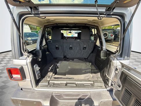 Used 2021 Jeep Wrangler Unlimited Rubicon image 29