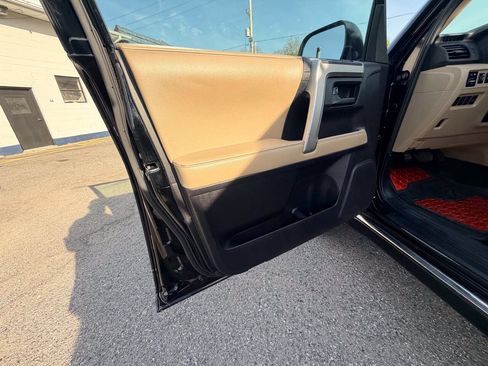 Used 2010 Toyota 4Runner Limited AWD/4WD image 47