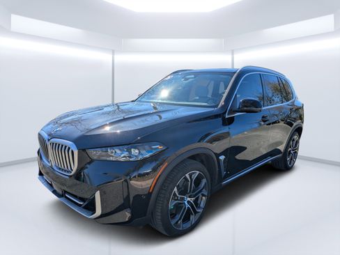 Used 2025 BMW X5 sDrive40i w/ Climate Comfort Package image 10