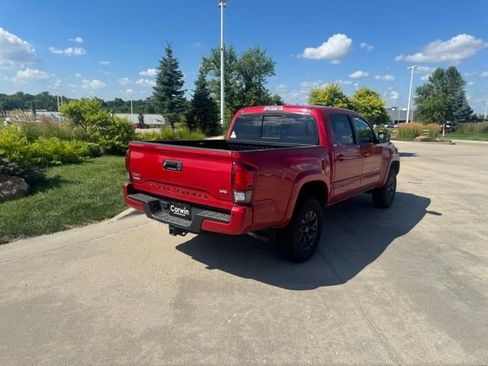 Used 2023 Toyota Tacoma SR5 AWD/4WD image 3