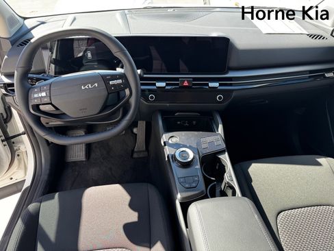 New 2026 Kia Sportage LX image 12