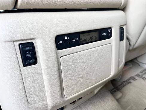 Used 2016 INFINITI QX80 4WD w/ Deluxe Technology Package image 21