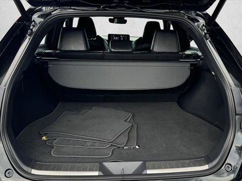 Certified 2024 Toyota Venza XLE image 8