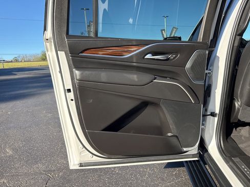 Used 2023 Cadillac Escalade ESV Premium Luxury w/ Performance Package image 34