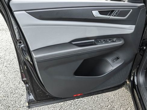 New 2025 Volkswagen Atlas Cross Sport SEL image 32