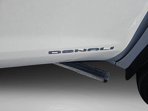 Used 2020 GMC Sierra 1500 Denali w/ Denali Ultimate Package image 18