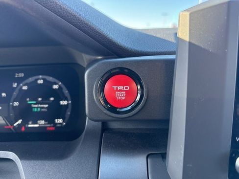 Certified 2025 Toyota 4Runner TRD Off-Road image 28