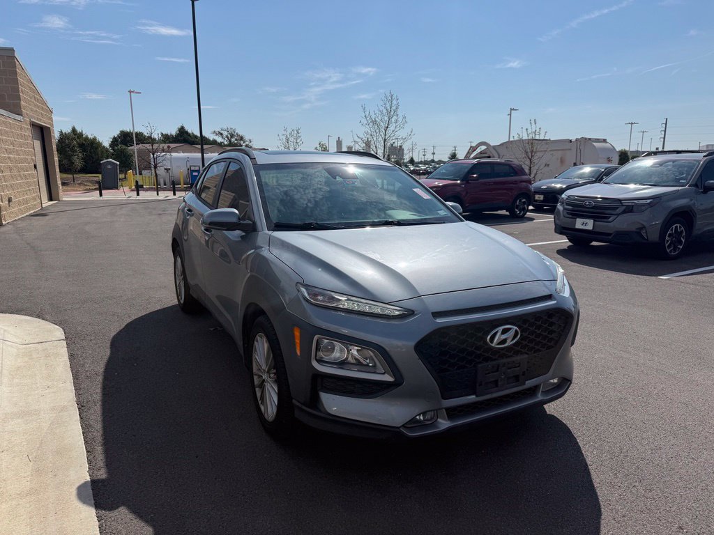 Used 2021 Hyundai Kona SEL Plus w/ Cargo Package FWD image 2
