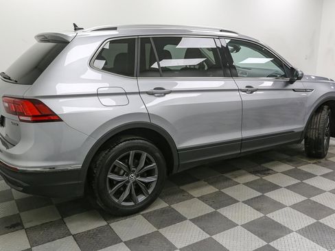 Certified 2023 Volkswagen Tiguan SE image 10