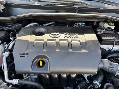 Used 2022 Toyota C-HR XLE image 15