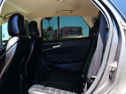 Used 2020 Ford Edge SEL FWD image 34