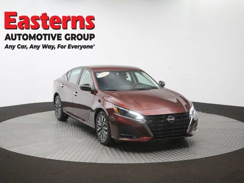 Used 2024 Nissan Altima 2.5 SV FWD image 40