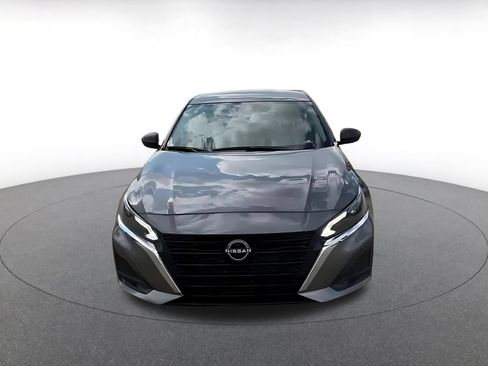 Used 2025 Nissan Altima 2.5 SV FWD image 4