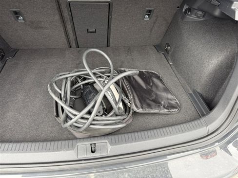 Used 2019 Volkswagen e-Golf SEL Premium image 23