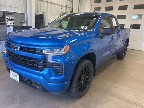 Used 2024 Chevrolet Silverado 1500 RST image 2