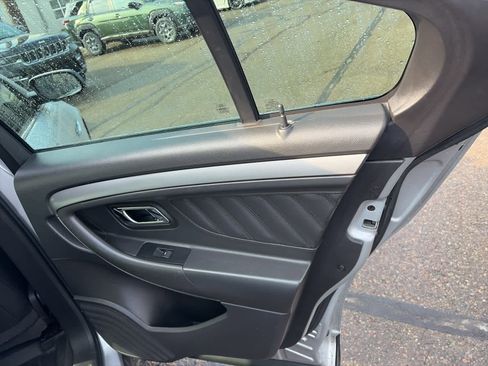 Used 2010 Ford Taurus SEL image 17