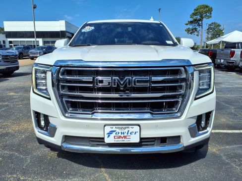 Used 2021 GMC Yukon SLT w/ SLT Luxury Plus Package image 2