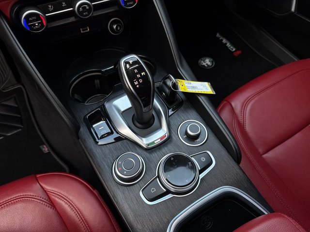 Used 2021 Alfa Romeo Giulia Sprint w/ Nero Edizione AWD/4WD image 22