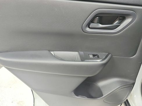 Used 2024 Nissan Rogue S AWD/4WD image 37