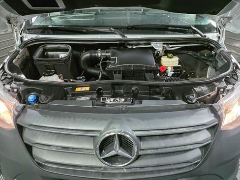 Used 2019 Mercedes-Benz Sprinter 2500 image 29
