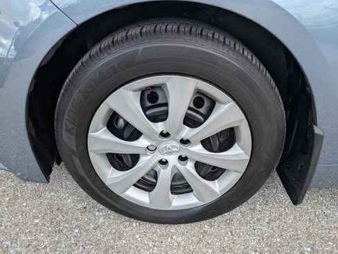Used 2025 Toyota Corolla LE FWD image 11