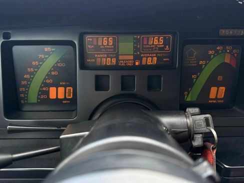 Used 1988 Chevrolet Corvette Coupe RWD image 12