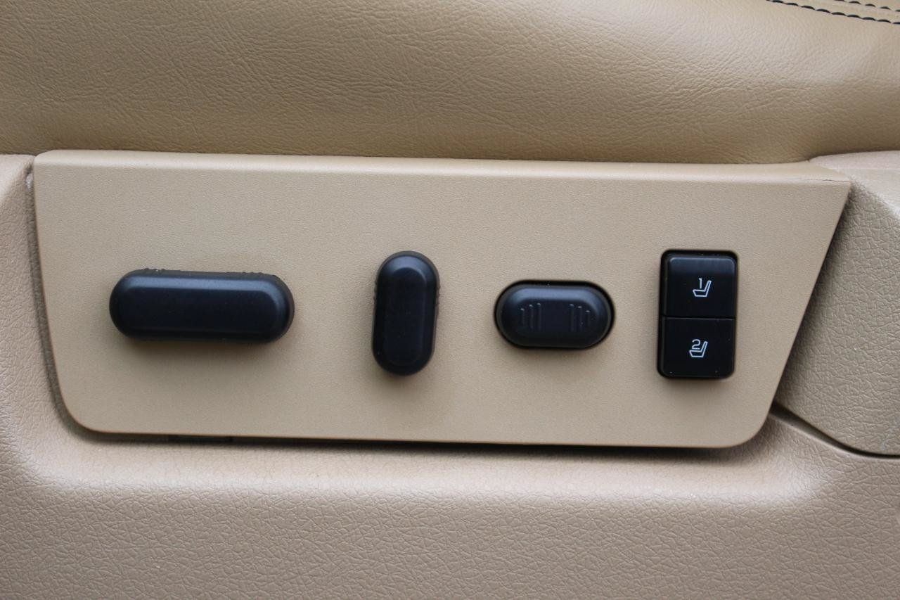 Used 2013 Ford F150 Lariat w/ Luxury Equipment Group AWD/4WD image 16