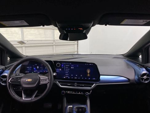 Used 2025 Chevrolet Equinox EV LT w/ Convenience Package image 12