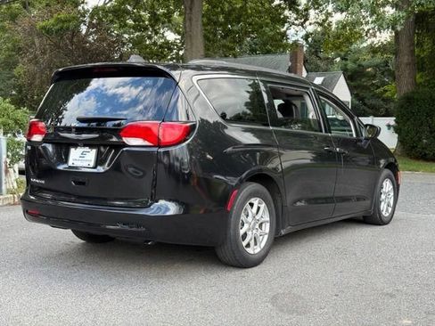Used 2021 Chrysler Voyager Lxi FWD image 8