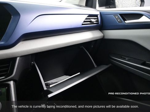 Used 2023 Volkswagen Taos SE w/ Panoramic Sunroof Package image 23