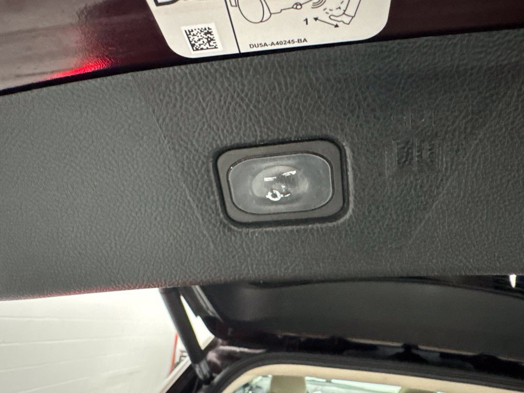 Used 2019 Ford Edge Titanium w/ Equipment Group 301A AWD/4WD image 8