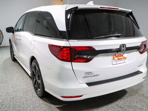 Used 2023 Honda Odyssey Sport image 9