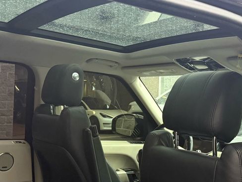 Used 2013 Land Rover Range Rover HSE image 21