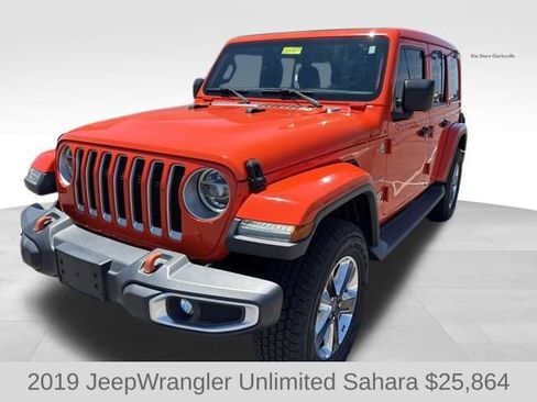 Used 2019 Jeep Wrangler Unlimited Sahara w/ Uconnect 4C Nav & Sound Group AWD/4WD image 4