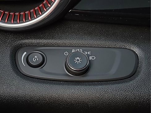 Used 2024 Chevrolet Trax RS w/ Driver Confidence Package image 18