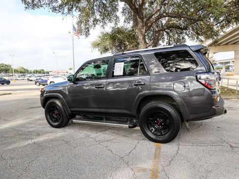 Used 2022 Toyota 4Runner SR5 Premium w/ Moonroof Package RWD image 10